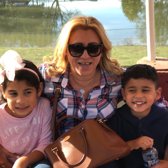 Meet your Posher, Bertha - Picture 2 of 5